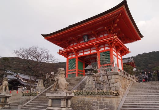 The vermilion Niomon gate of Kiyomizu-dera at the top of its stone steps, Kyoto